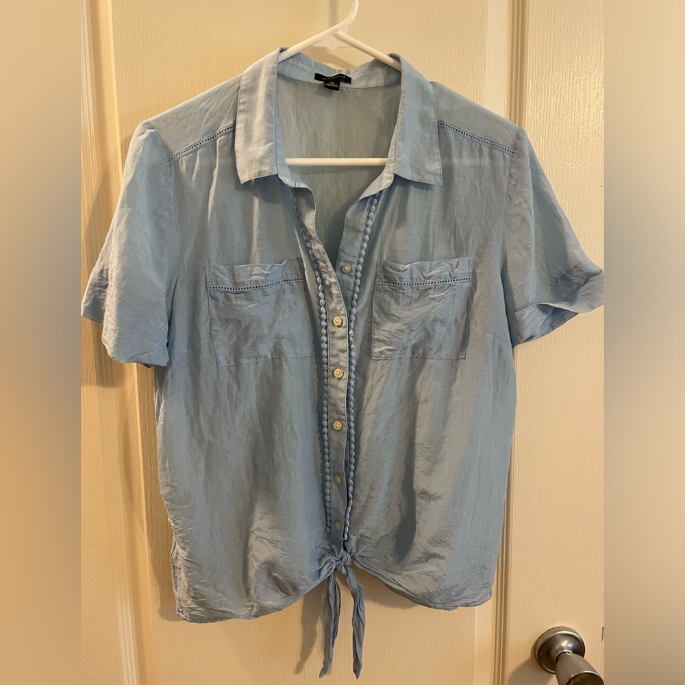 Ann Taylor Cotton/Silk blend Tie Front shirt size M